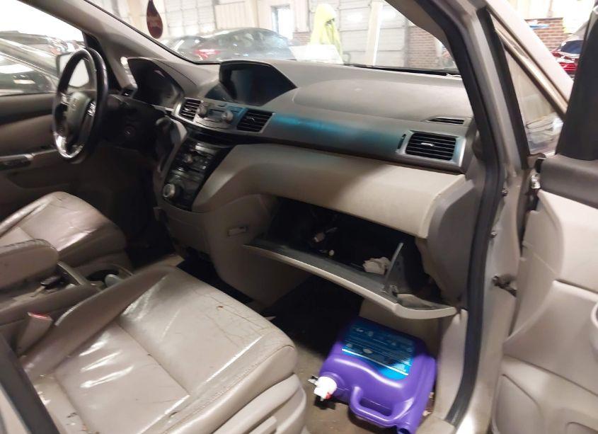 Photo 5 of 2011 Honda Odyssey EX-L (VIN 5FNRL5H64BB029770)