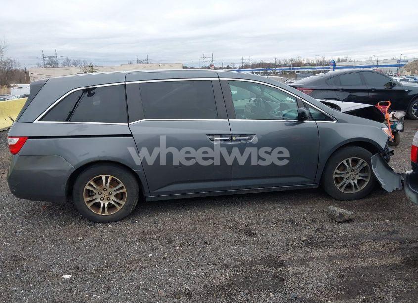 Photo 13 of 2011 Honda Odyssey EX-L (VIN 5FNRL5H64BB051459)