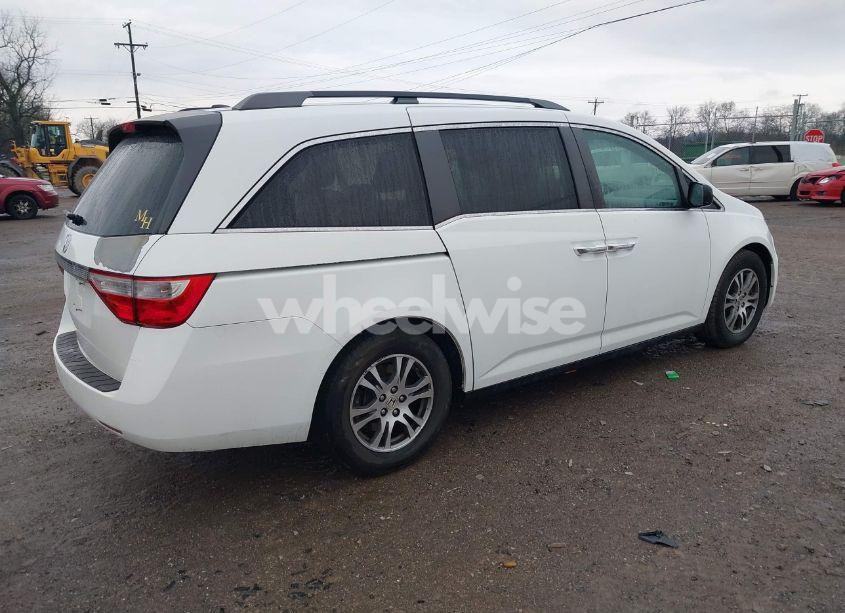 Photo 4 of 2013 Honda Odyssey EX-L (VIN 5FNRL5H64DB003575)
