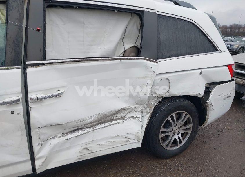 Photo 6 of 2013 Honda Odyssey EX-L (VIN 5FNRL5H64DB003575)