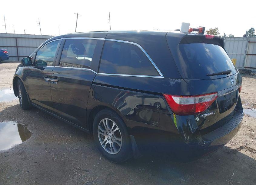 Photo 3 of 2013 Honda Odyssey EX-L (VIN 5FNRL5H64DB010249)