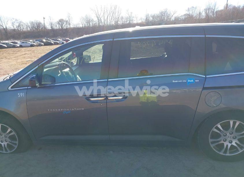 Photo 14 of 2013 Honda Odyssey EX-L (VIN 5FNRL5H64DB040819)