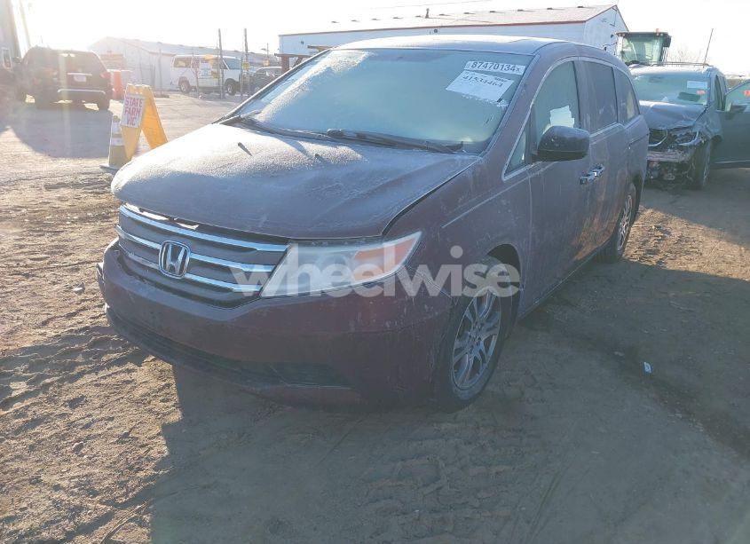 Photo 2 of 2013 Honda Odyssey EX-L (VIN 5FNRL5H64DB054056)