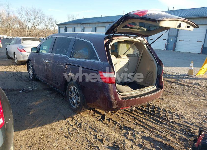 Photo 3 of 2013 Honda Odyssey EX-L (VIN 5FNRL5H64DB054056)