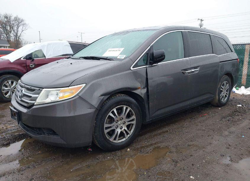 Photo 2 of 2013 Honda Odyssey EX-L (VIN 5FNRL5H64DB062383)