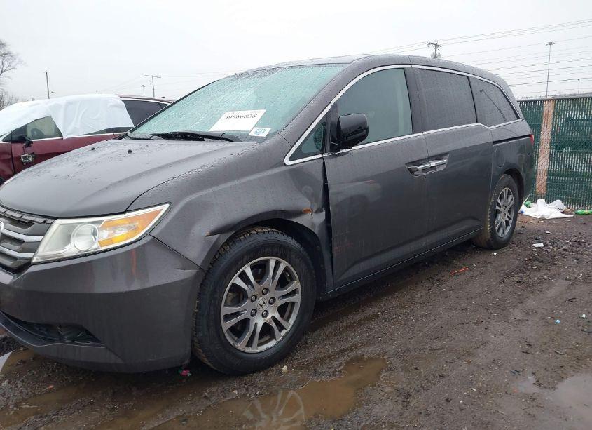 Photo 6 of 2013 Honda Odyssey EX-L (VIN 5FNRL5H64DB062383)