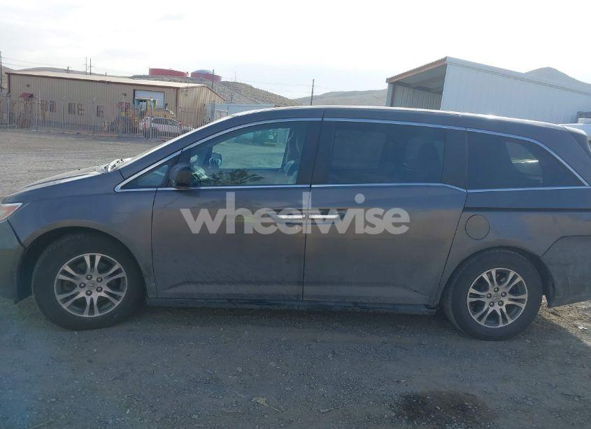 Photo 14 of 2013 Honda Odyssey EX-L (VIN 5FNRL5H64DB085341)