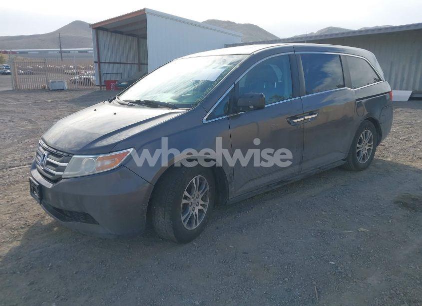 Photo 2 of 2013 Honda Odyssey EX-L (VIN 5FNRL5H64DB085341)