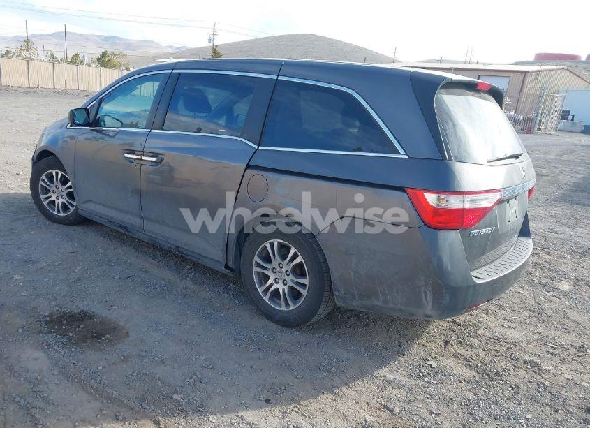 Photo 3 of 2013 Honda Odyssey EX-L (VIN 5FNRL5H64DB085341)