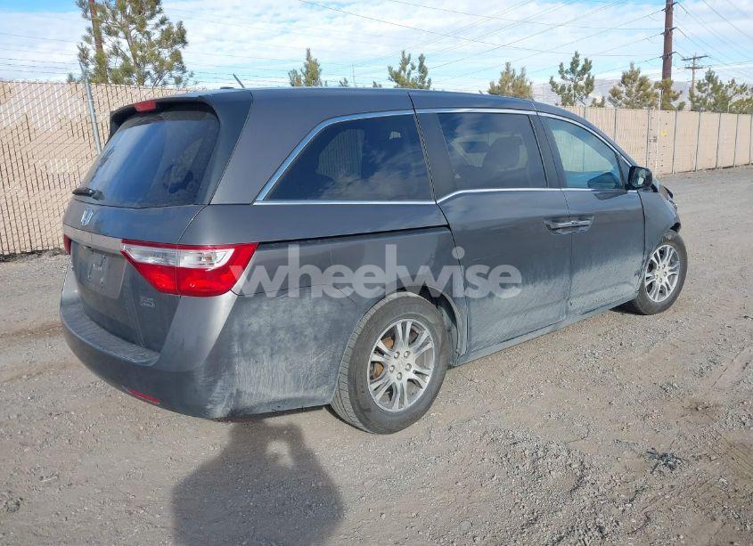 Photo 4 of 2013 Honda Odyssey EX-L (VIN 5FNRL5H64DB085341)