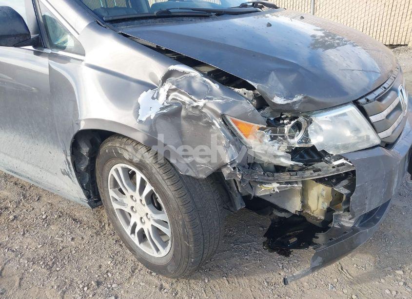 Photo 6 of 2013 Honda Odyssey EX-L (VIN 5FNRL5H64DB085341)