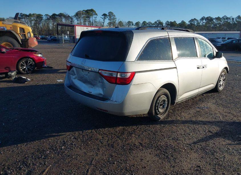 Photo 4 of 2013 Honda Odyssey EX-L (VIN 5FNRL5H64DB090555)