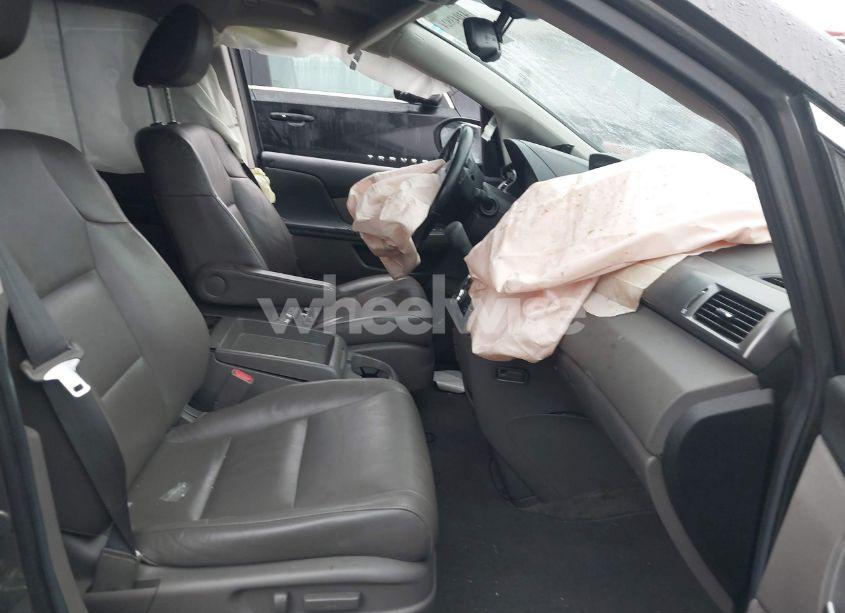 Photo 5 of 2014 Honda Odyssey EX-L (VIN 5FNRL5H64EB017252)