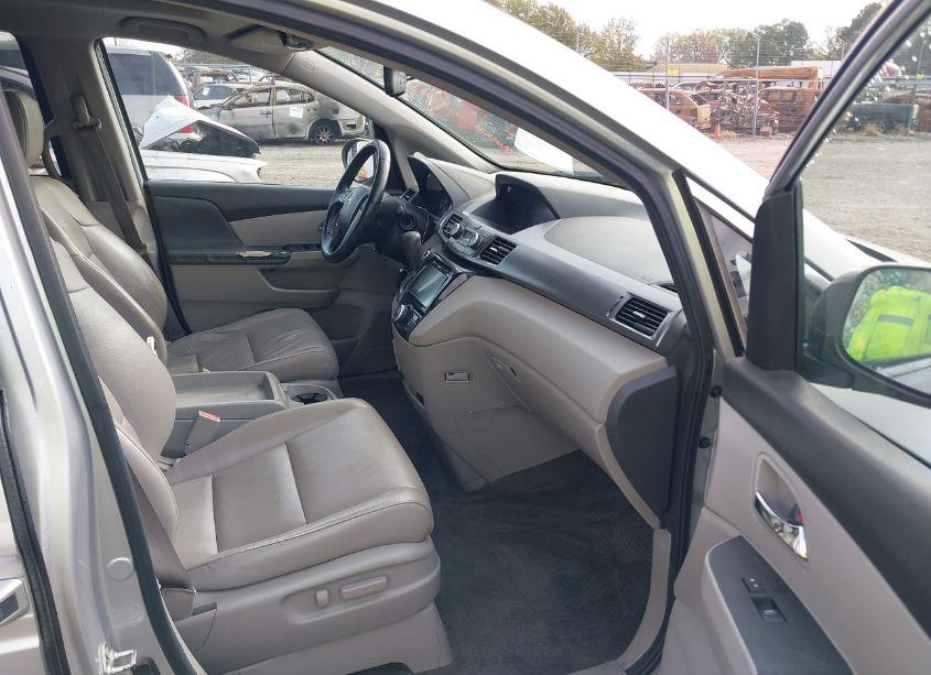 Photo 5 of 2014 Honda Odyssey EX-L (VIN 5FNRL5H64EB038215)