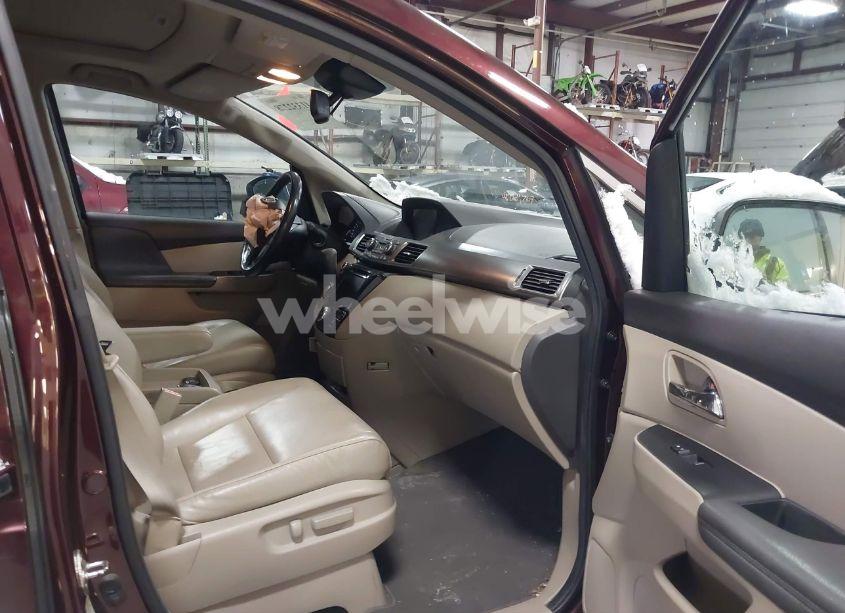 Photo 5 of 2014 Honda Odyssey EX-L (VIN 5FNRL5H64EB070226)