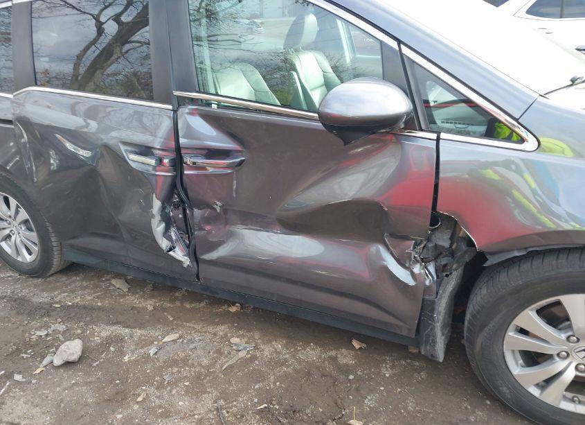 Photo 6 of 2014 Honda Odyssey EX-L (VIN 5FNRL5H64EB126536)