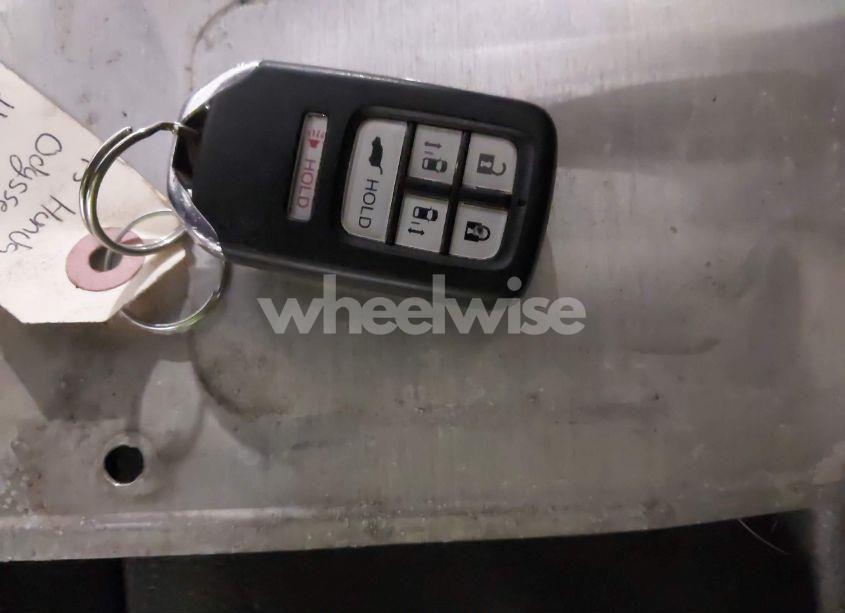 Photo 11 of 2015 Honda Odyssey EX-L (VIN 5FNRL5H64FB035090)