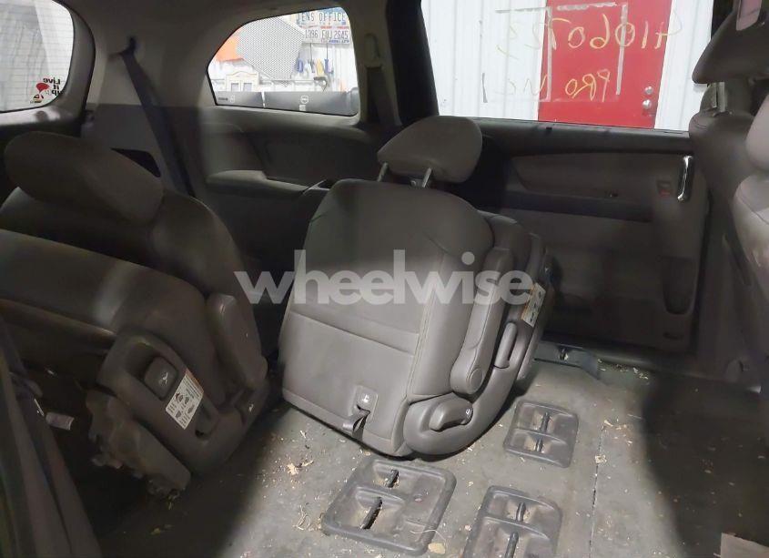 Photo 8 of 2015 Honda Odyssey EX-L (VIN 5FNRL5H64FB035090)