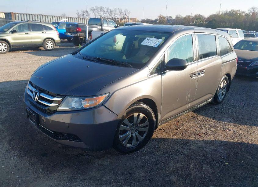 Photo 2 of 2015 Honda Odyssey EX-L (VIN 5FNRL5H64FB121726)