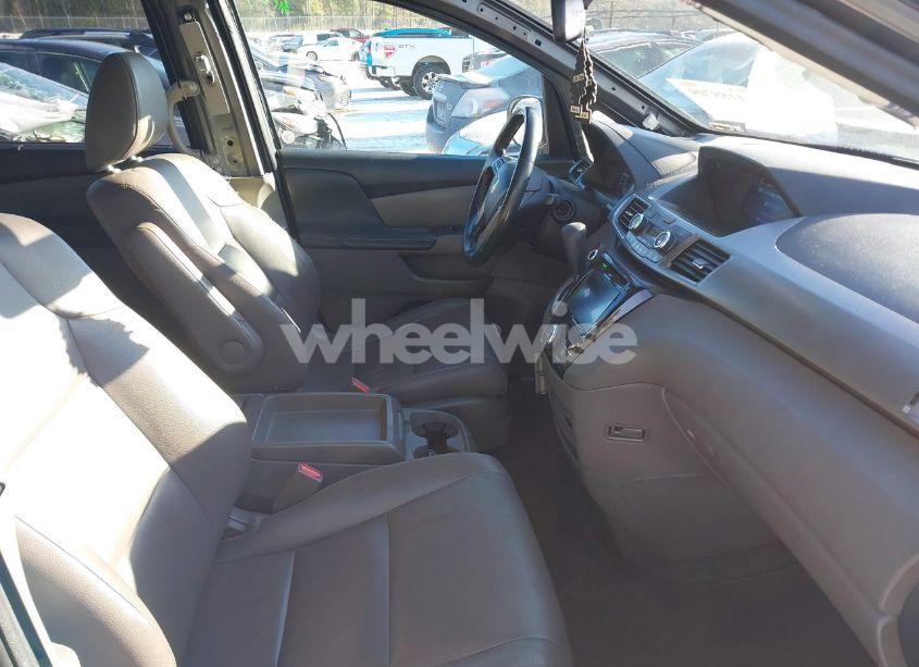 Photo 5 of 2016 Honda Odyssey EX-L (VIN 5FNRL5H64GB085876)