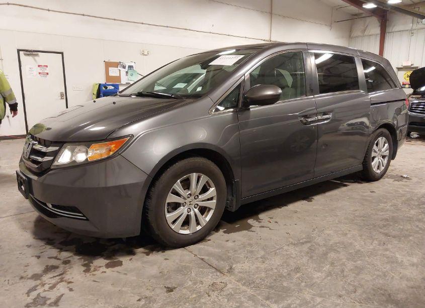 Photo 2 of 2016 Honda Odyssey EX-L (VIN 5FNRL5H64GB123381)