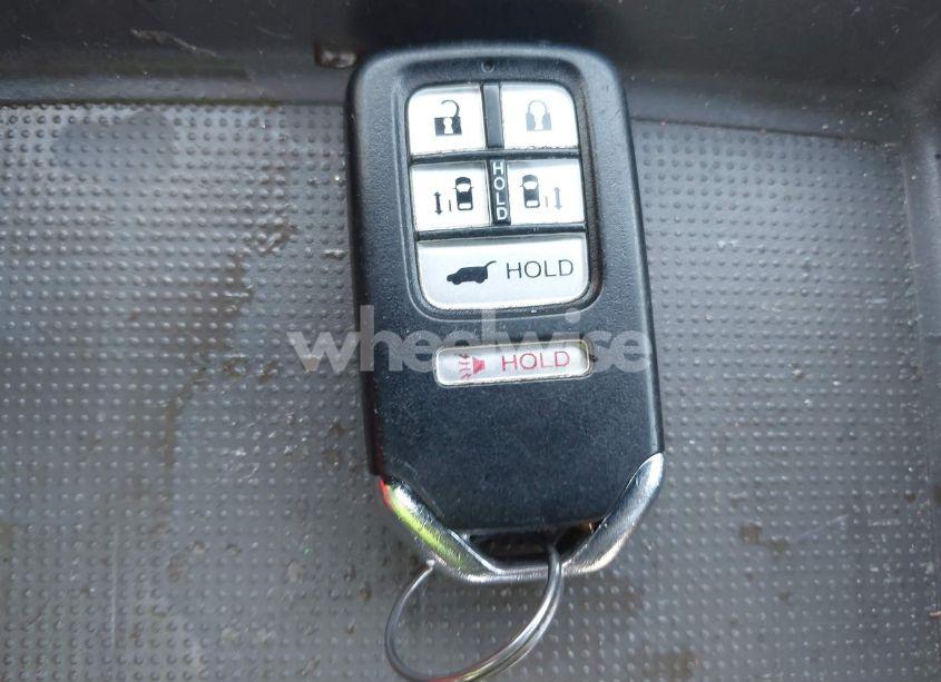 Photo 11 of 2016 Honda Odyssey EX-L (VIN 5FNRL5H64GB135708)