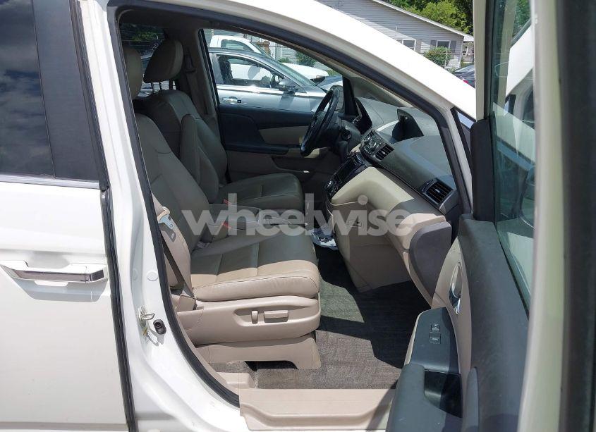 Photo 5 of 2016 Honda Odyssey EX-L (VIN 5FNRL5H64GB138351)