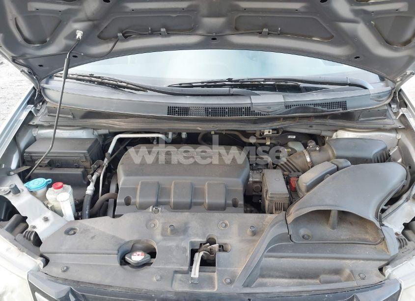 Photo 10 of 2016 Honda Odyssey EX-L (VIN 5FNRL5H64GB143307)