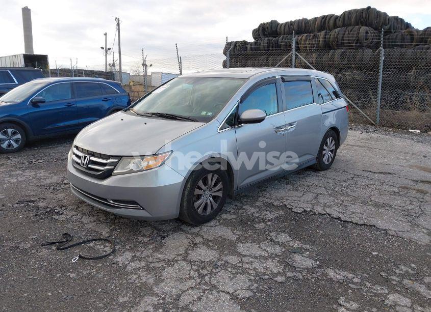 Photo 2 of 2016 Honda Odyssey EX-L (VIN 5FNRL5H64GB143307)