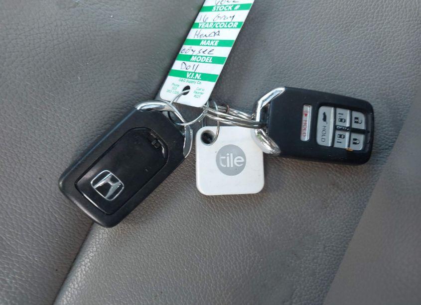 Photo 11 of 2016 Honda Odyssey EX-L (VIN 5FNRL5H64GB166585)