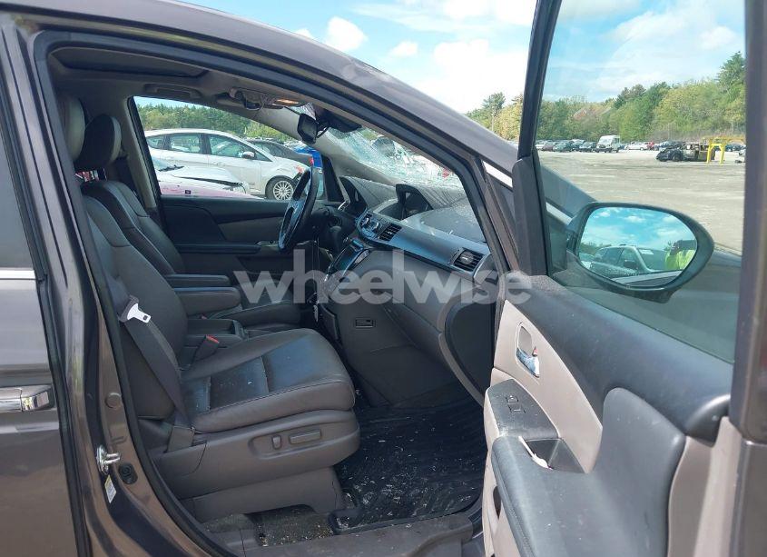 Photo 5 of 2016 Honda Odyssey EX-L (VIN 5FNRL5H64GB169809)