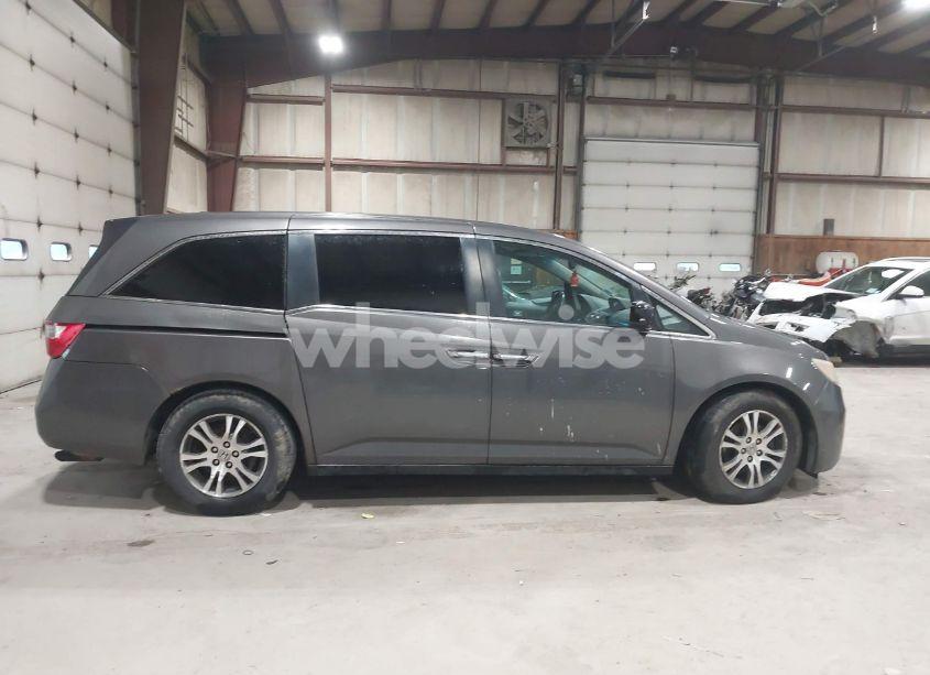 Photo 13 of 2011 Honda Odyssey EX-L (VIN 5FNRL5H65BB017367)