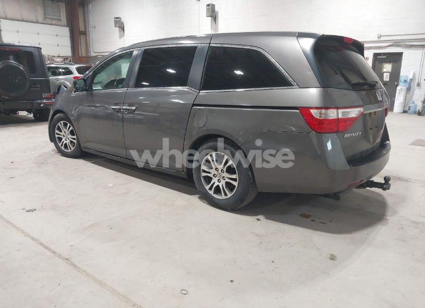 Photo 3 of 2011 Honda Odyssey EX-L (VIN 5FNRL5H65BB017367)