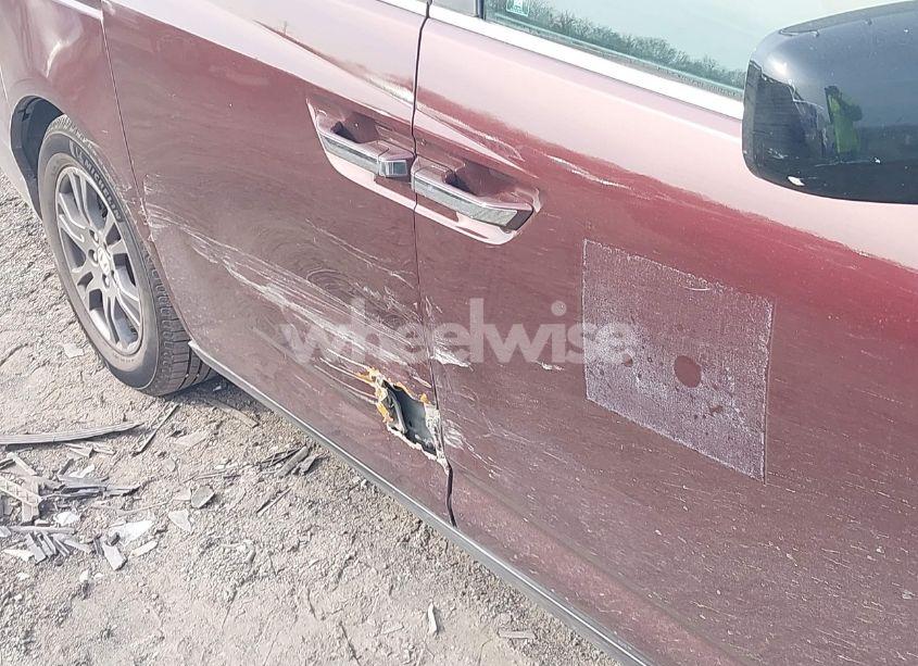 Photo 6 of 2011 Honda Odyssey EX-L (VIN 5FNRL5H65BB040194)