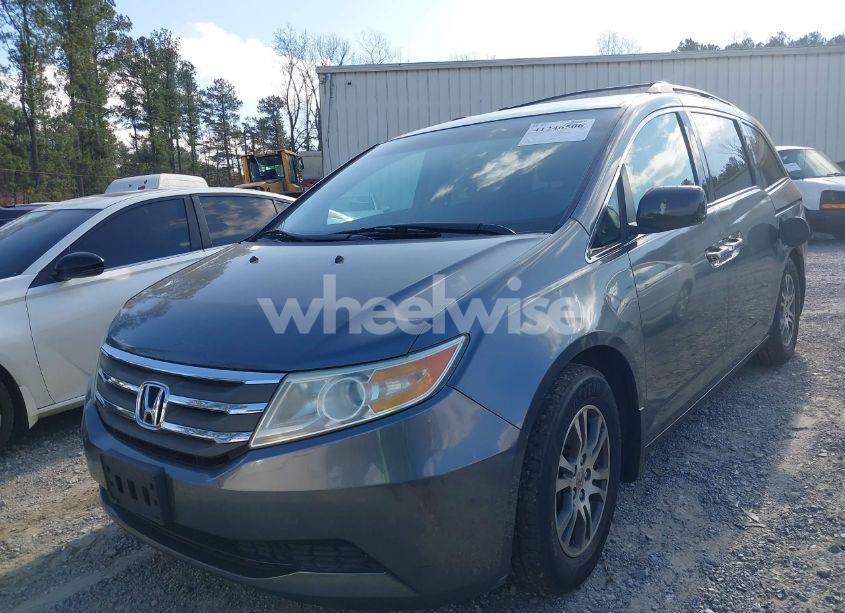 Photo 2 of 2011 Honda Odyssey EX-L (VIN 5FNRL5H65BB042480)