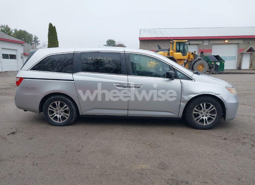 Photo 13 of 2011 Honda Odyssey EX-L (VIN 5FNRL5H65BB047291)