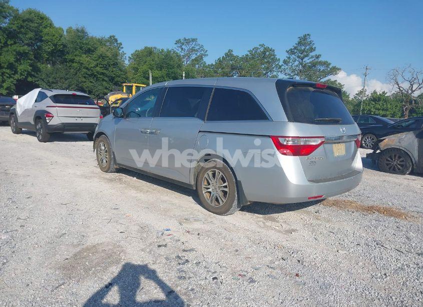 Photo 3 of 2011 Honda Odyssey EX-L (VIN 5FNRL5H65BB048330)