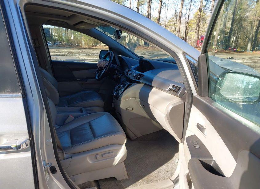 Photo 5 of 2011 Honda Odyssey EX-L (VIN 5FNRL5H65BB051776)