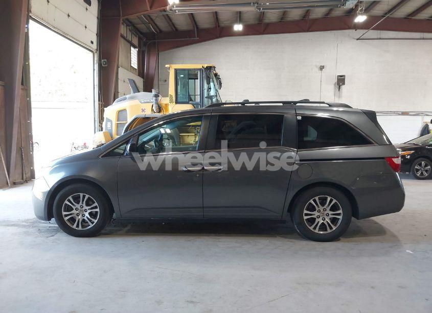 Photo 14 of 2011 Honda Odyssey EX-L (VIN 5FNRL5H65BB051888)