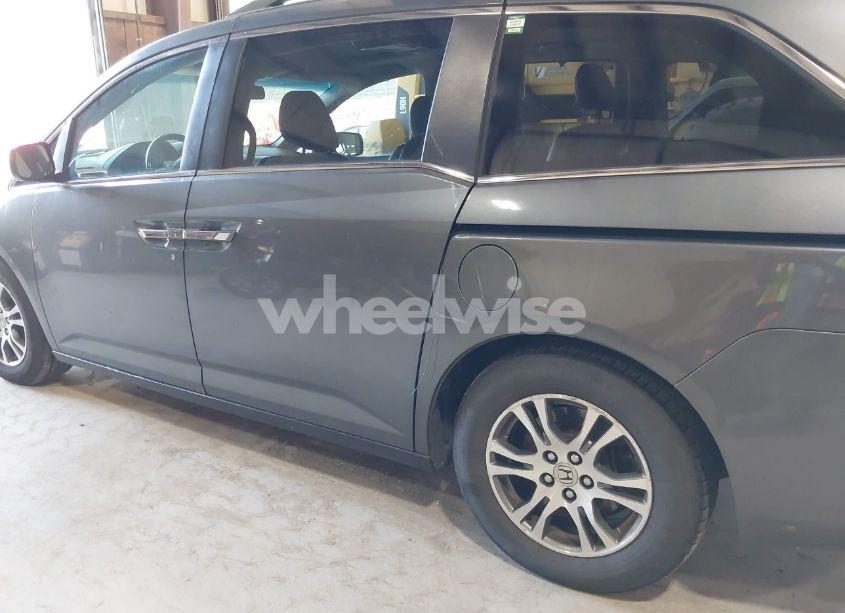 Photo 18 of 2011 Honda Odyssey EX-L (VIN 5FNRL5H65BB051888)