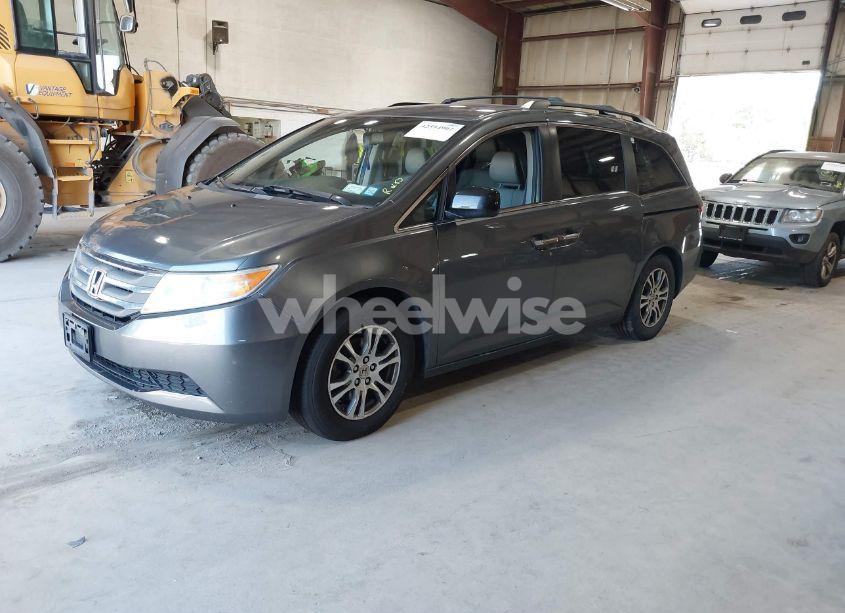 Photo 2 of 2011 Honda Odyssey EX-L (VIN 5FNRL5H65BB051888)
