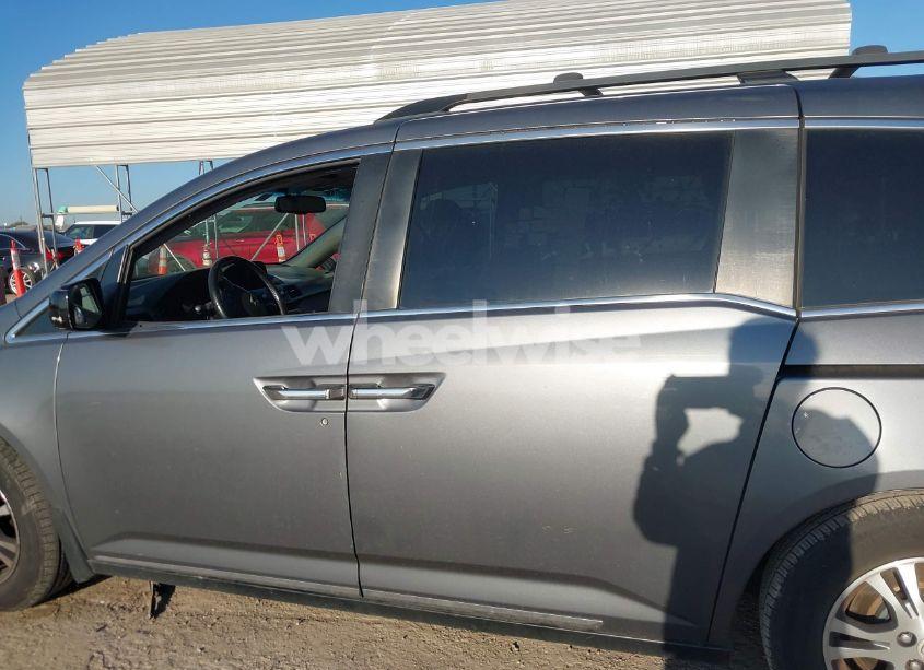 Photo 15 of 2011 Honda Odyssey EX-L (VIN 5FNRL5H65BB102516)