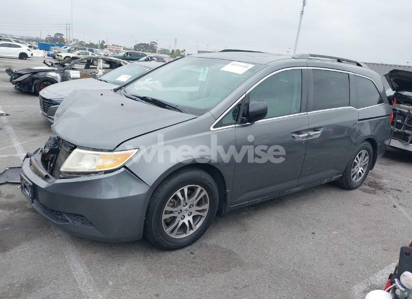 Photo 2 of 2012 Honda Odyssey EX-L (VIN 5FNRL5H65CB031318)