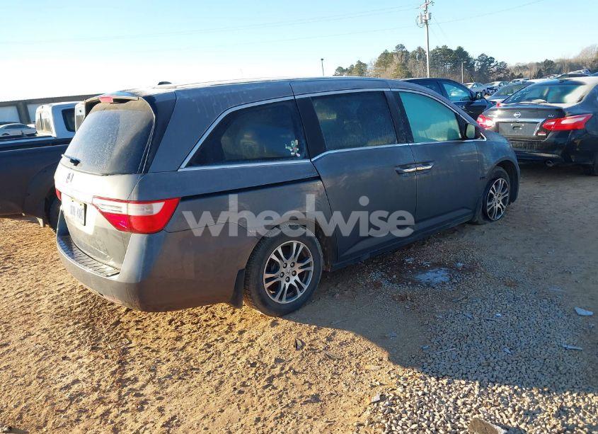 Photo 4 of 2013 Honda Odyssey EX-L (VIN 5FNRL5H65DB013659)