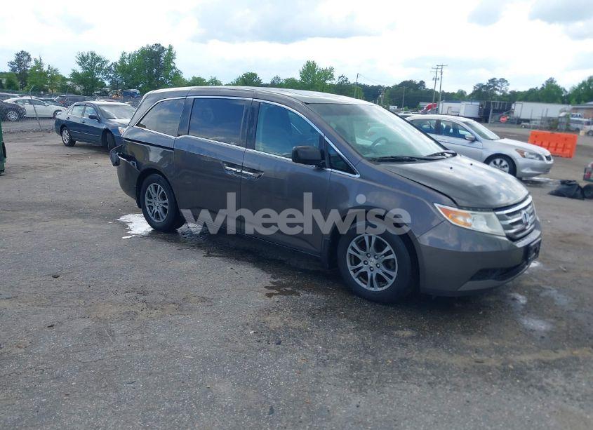 2013 Honda Odyssey EX-L (VIN 5FNRL5H65DB026458) main photo