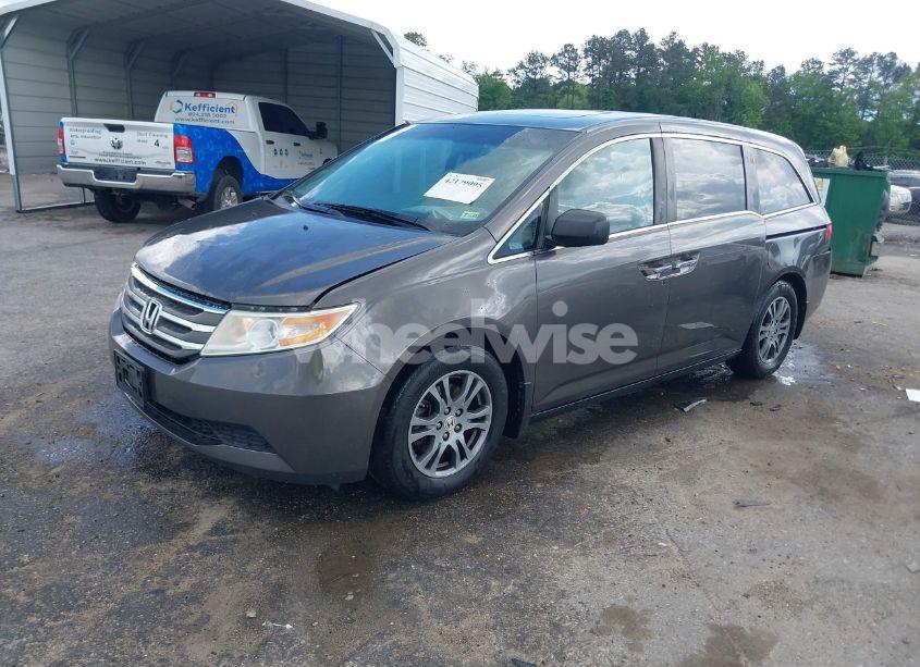 Photo 2 of 2013 Honda Odyssey EX-L (VIN 5FNRL5H65DB026458)