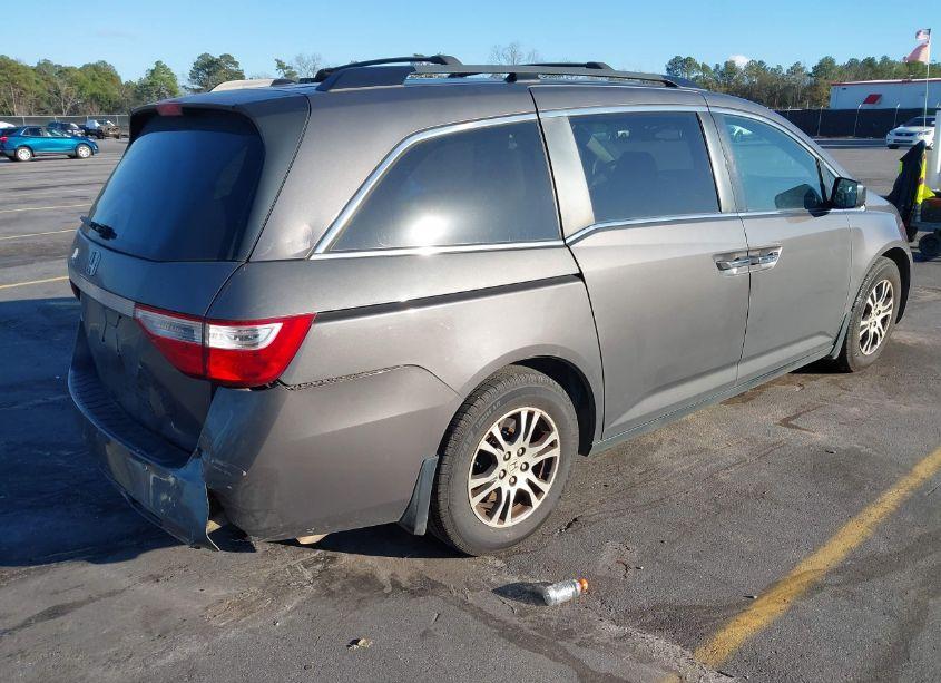 Photo 4 of 2013 Honda Odyssey EX-L (VIN 5FNRL5H65DB047990)