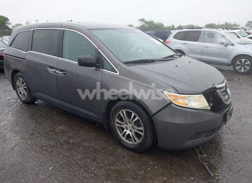 2013 Honda Odyssey EX-L (VIN 5FNRL5H65DB055023) main photo