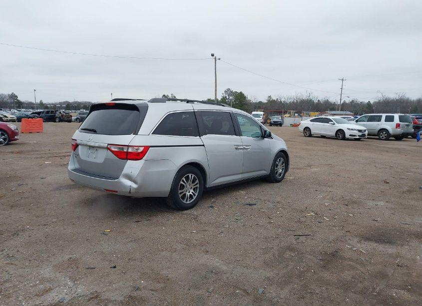 Photo 4 of 2013 Honda Odyssey EX-L (VIN 5FNRL5H65DB055099)