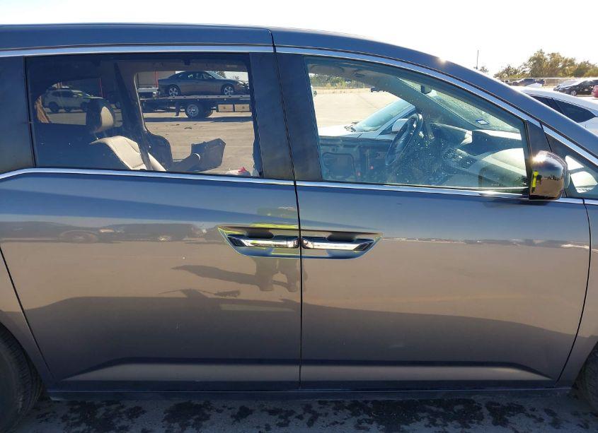 Photo 14 of 2013 Honda Odyssey EX-L (VIN 5FNRL5H65DB064627)